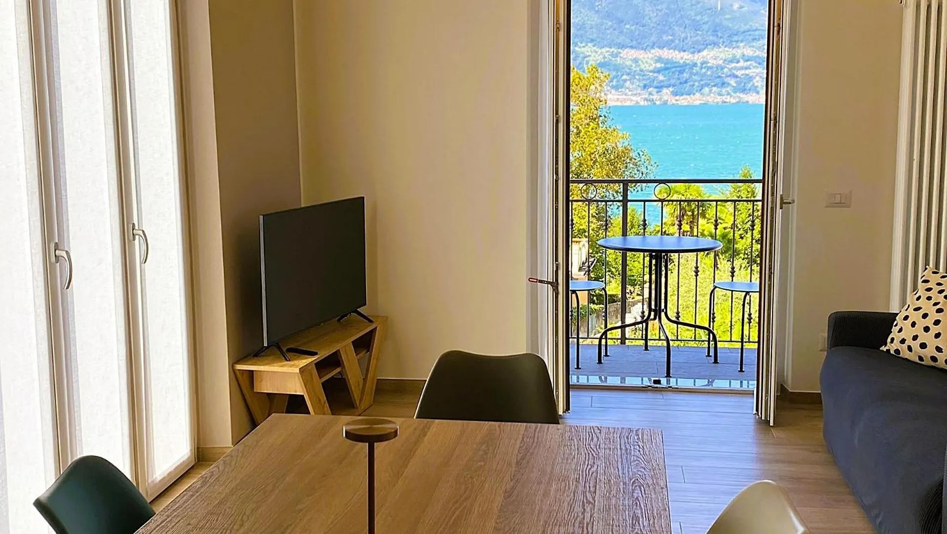 아파트 Casa Bianca, Vista Unica Sul Lago Di Como 데르비오 이탈리아