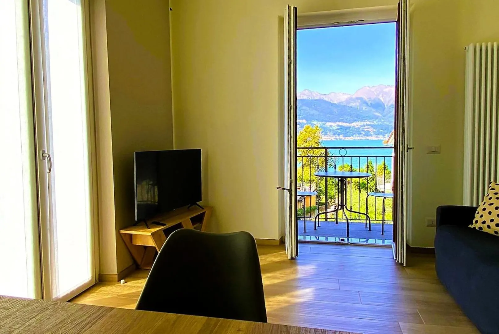 Casa Bianca, Vista Unica Sul Lago Di Como 데르비오